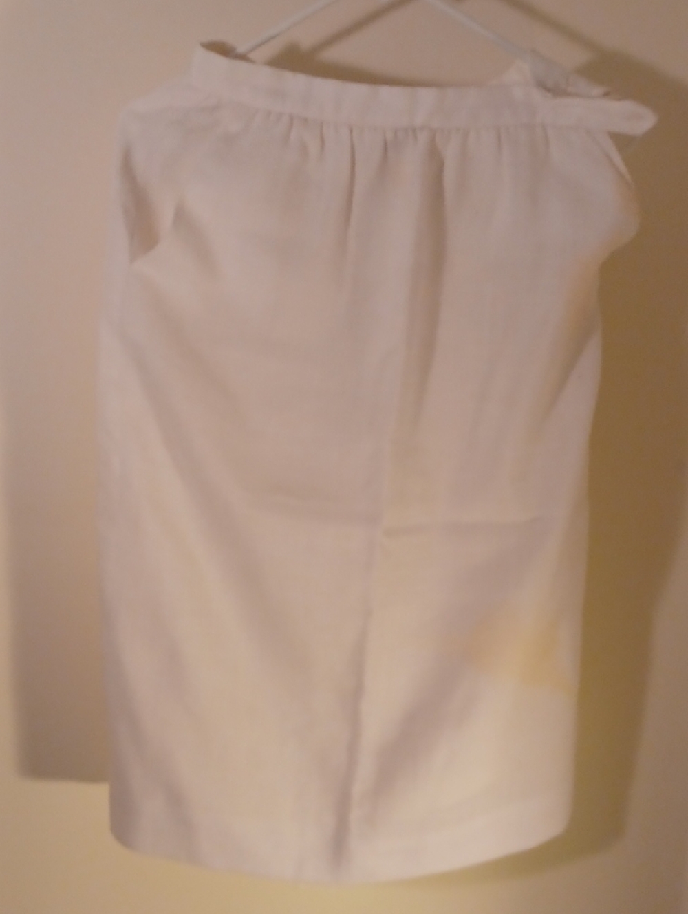 JH Collectibles White Pencil Skirt